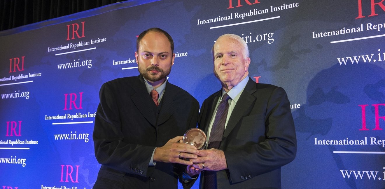 Vladimir Kara-Murza and John McCain