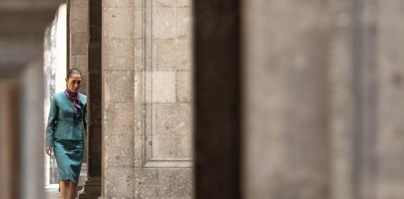 Image of Claudia Sheinbaum walking