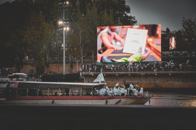 Refugee Olympic Team on the Seine